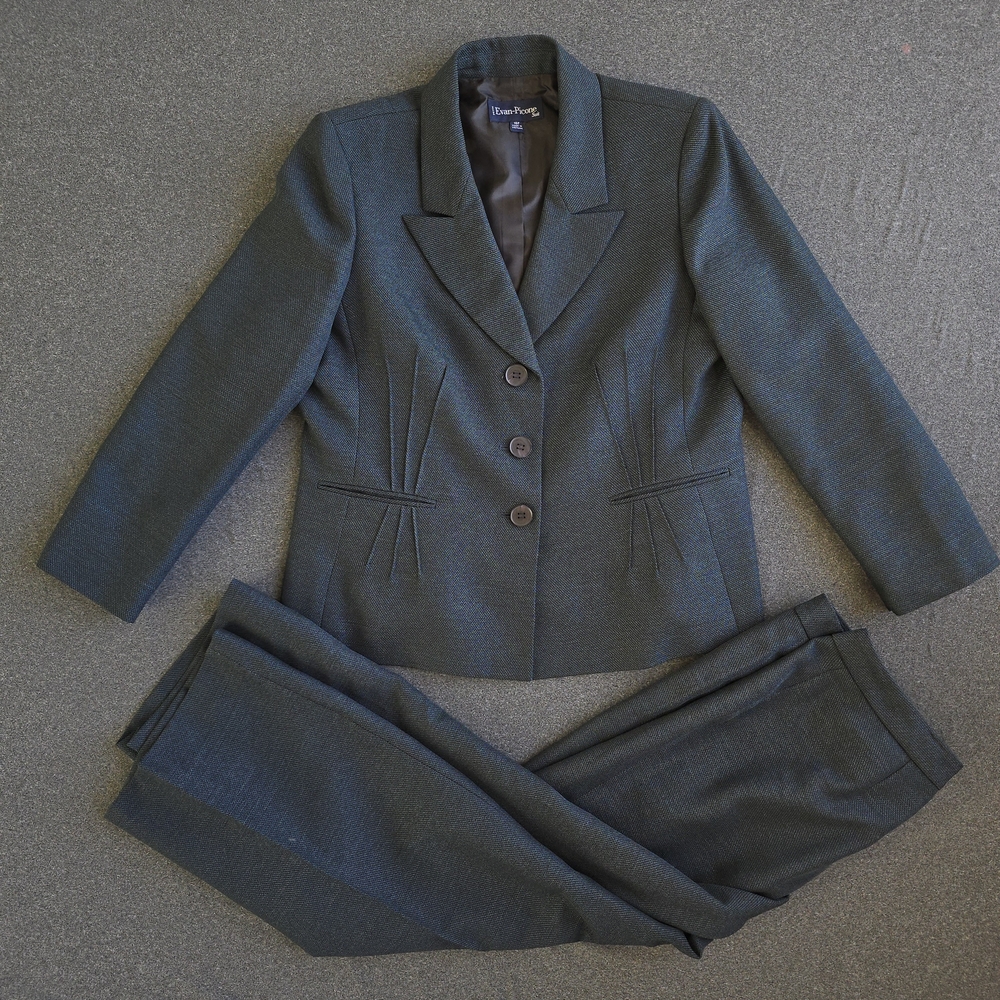 Evan Picone Petite 2 Pieces Suit Women's Size 16P Blazer Pants Navy 3 Button